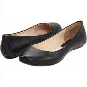 Kenneth Cole Reaction Ballet Flats